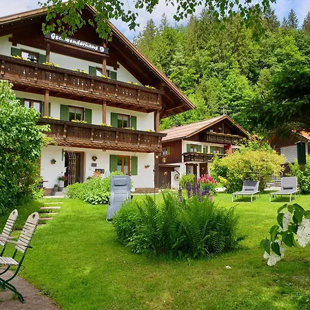 Gschwenderhaus Ferienwohnungen-3